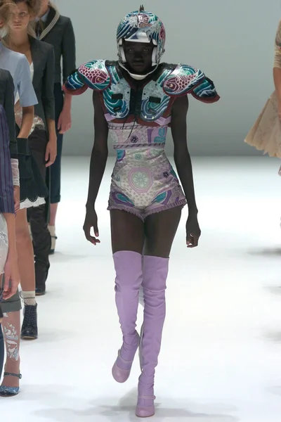 Look 27